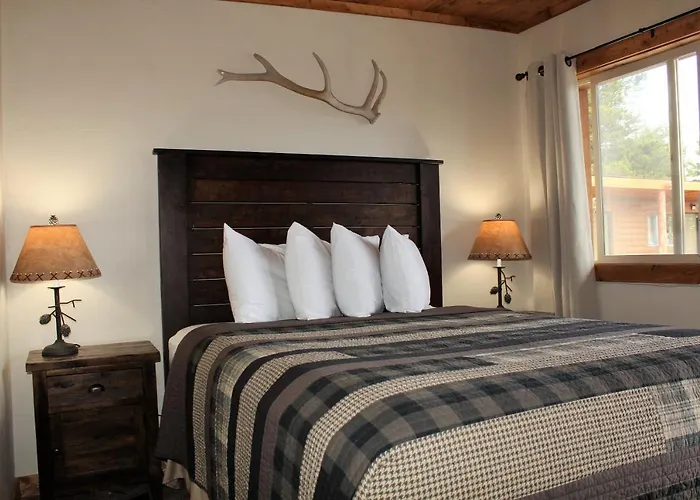 Elkhorn Cabins And Inn
